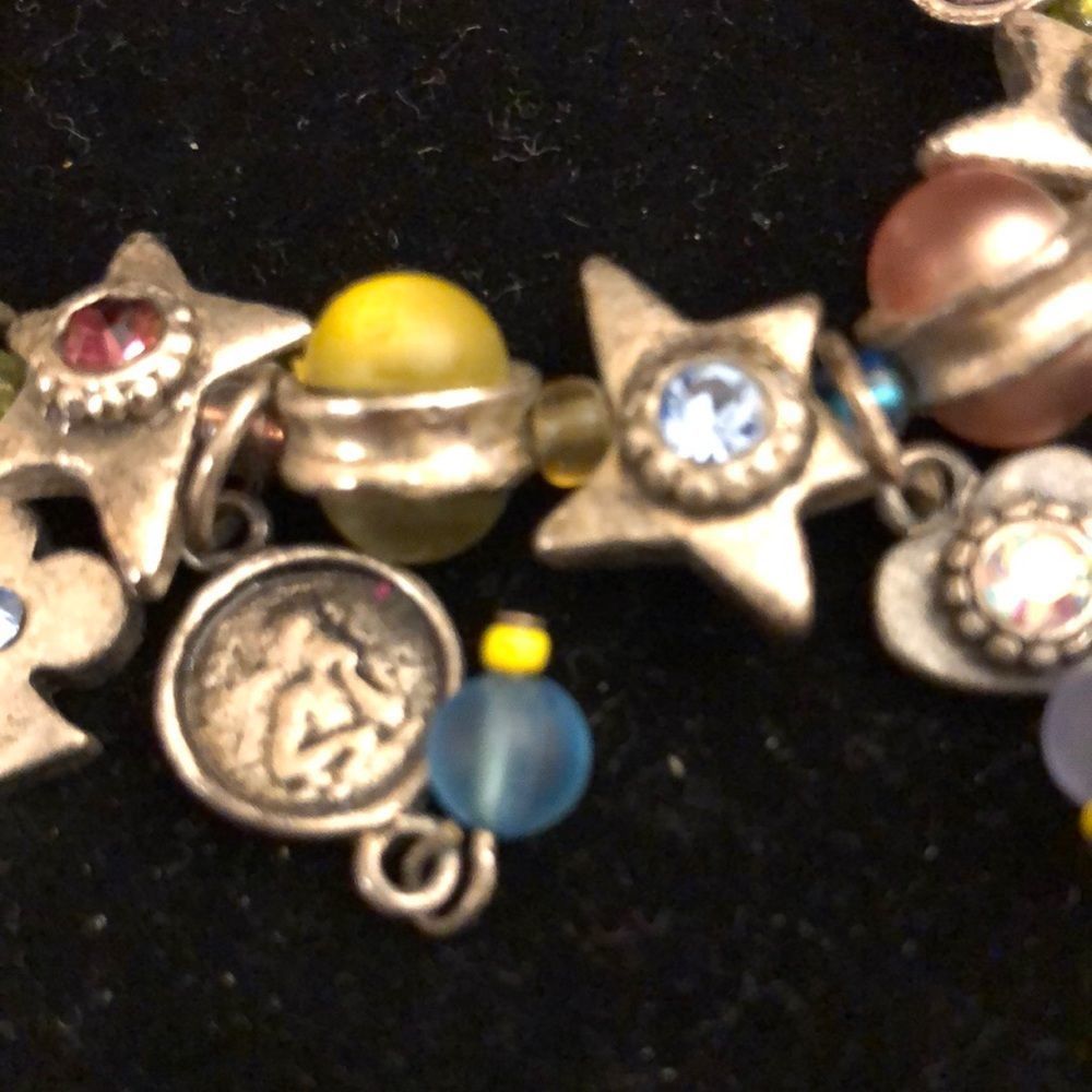 Stretchable Silver Tone Bracelet - image 6